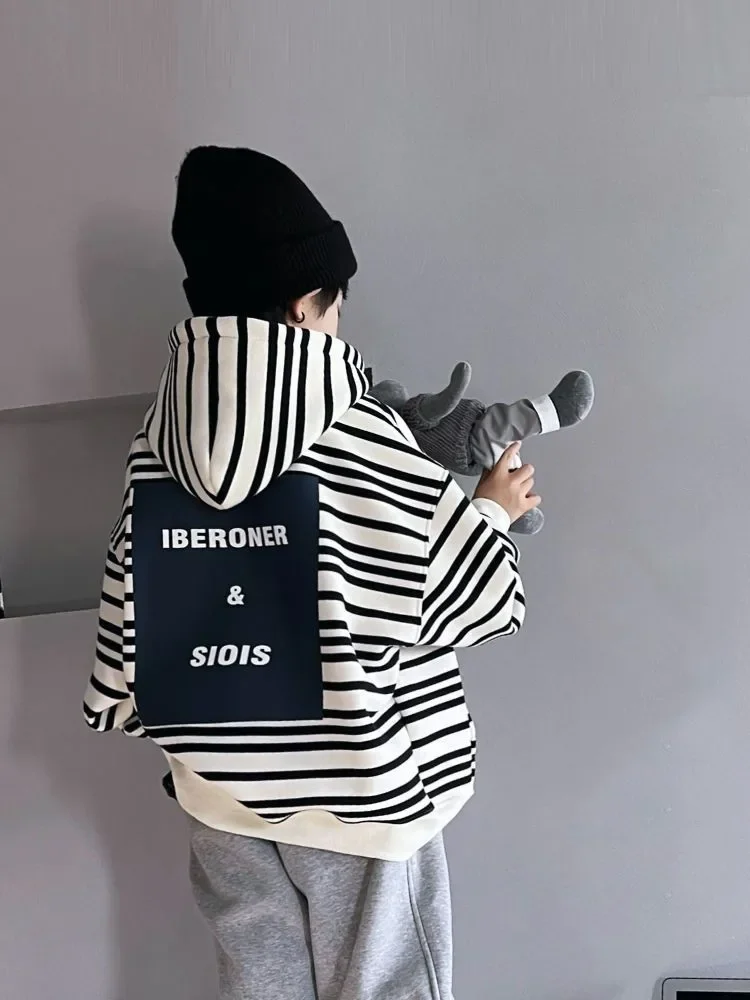 ZOETOPKID Frühling Herbst Schulkinder 2-teiliger Trainingsanzug Jungen Lockerer Gestreifter Pullover+Graue Jogginghose Workout-Sets Kinder Jogger-Outfit – Detail 5