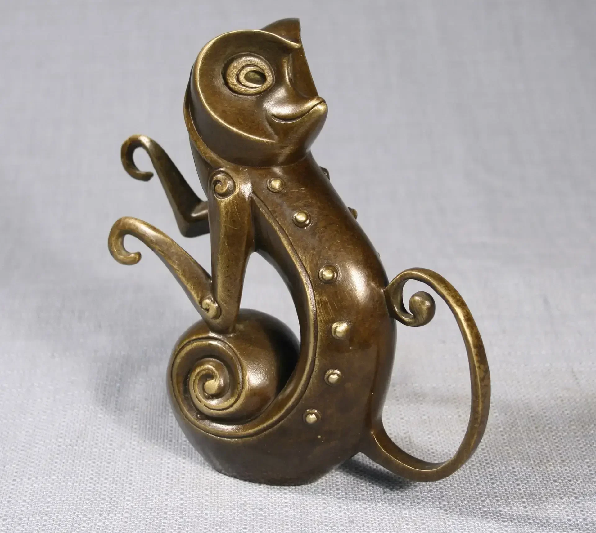 Tabletop decoration bronze monkey statue