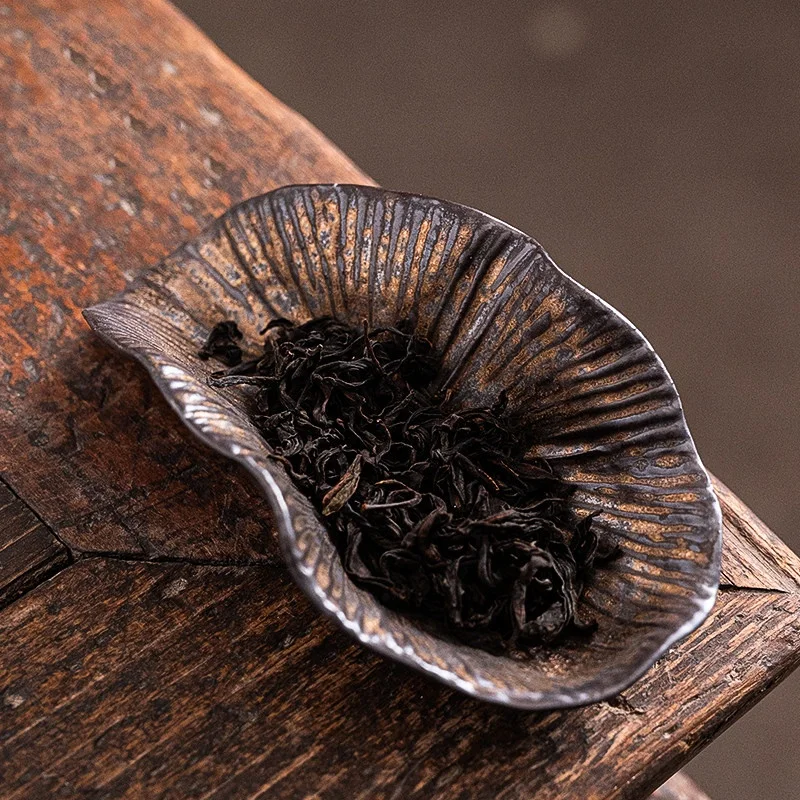 

Gilded Iron Glazed Pottery Lotus Leaaf Tea Scoop AncientShovel Chahe Awakening Tea LadleDahongpao Cafes Accessories Ornaments