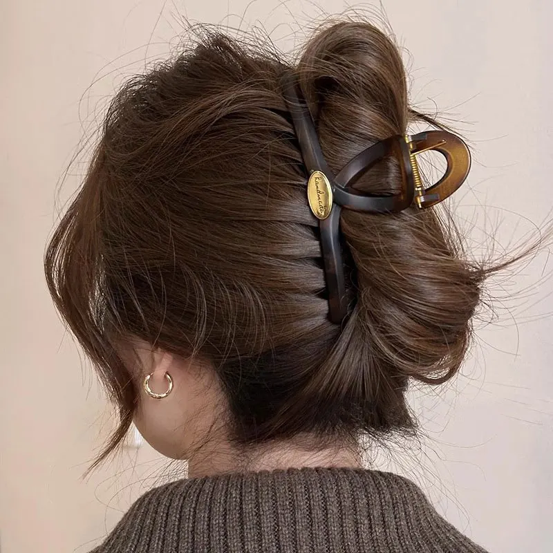 

Tortoiseshell Golden Letters Daughter Hair Clip Fashion High Street Shark Clip Gift Party Hair Grab Women's Hair Accessories