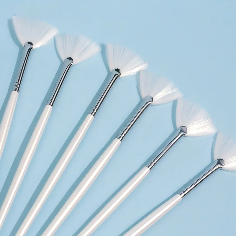 แปรงดูแลผิวสีเบจขนาดเล็ก 20 ชิ้น รูปทรงพัดลม ขนแปรงไนลอนนุ่ม สำหรับใบหน้า ร้านเสริมสวย สปา ใช้ในบ้าน - ขัดผิวอย่างอ่อนโยน