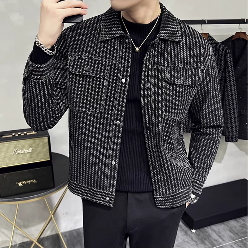 2024 Autumn New Men Lapel Striped Jackets Single Breasted Simple Slim Casual Short Coats Male Multiple Pockets Social Overcoat