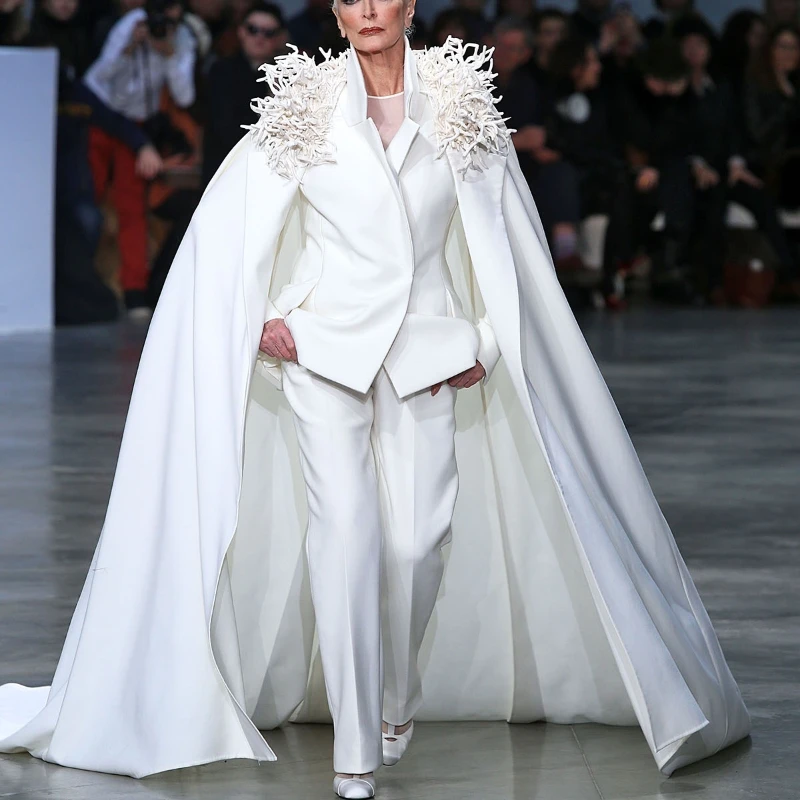 Costumes 2 pièces à manches longues pour femmes avec cape, blazer sur mesure, pantalon, boutons, mère de la mariée, haute couture, soirée de Rh,