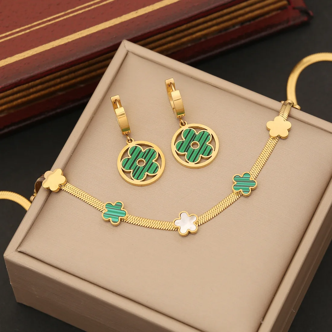 Resin Fritillaria Plant Five Leaf Flower Bracelet Necklace Earrings Jewelry Set Three Leaf Grass Women's Stainless Steel