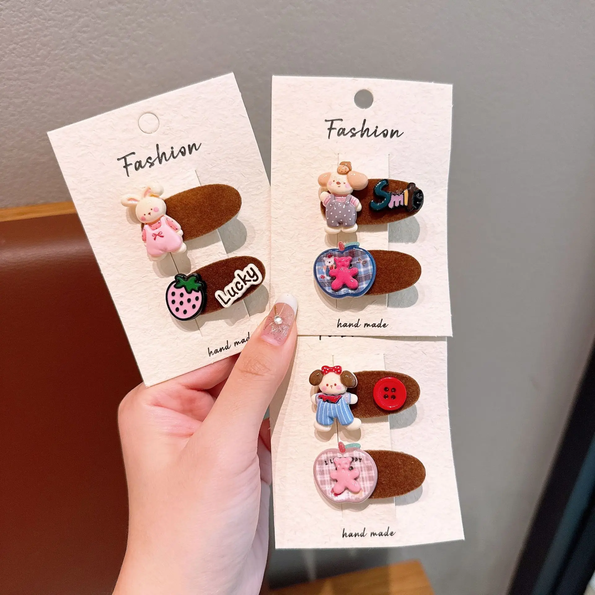 

Korean Ins New Red Kids Cartoon Animal Love Hair Clips Versatile Cute Girls Sweet Letter Bangs Side Clips