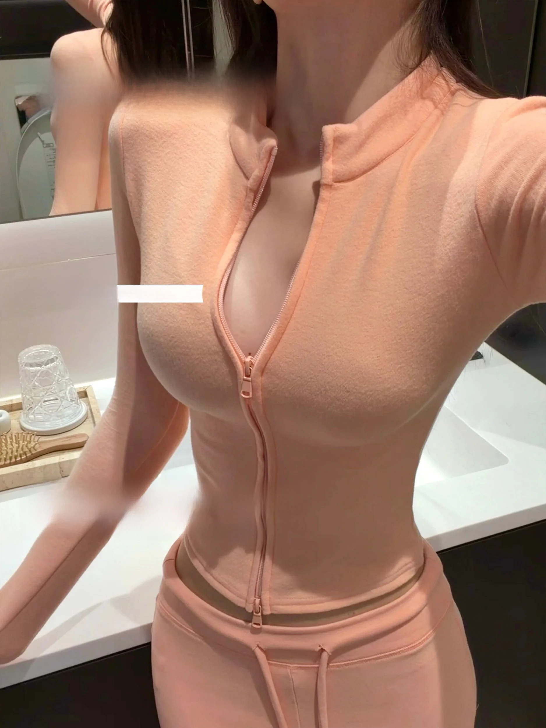 

Zhang Zi Spring Autumn Spicy Girl Style Slim Fit Soft Velvet Zipper Top Waist Cinching Slimming Effect Fashionable Women's...