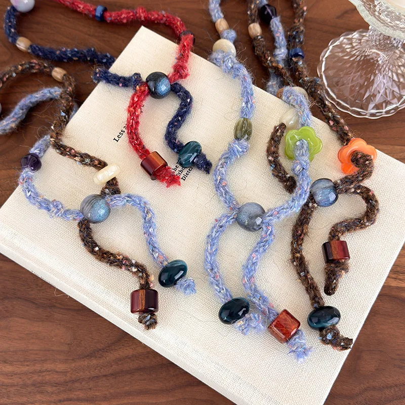 Retro Knit Yarn Beaded Pull-Through Necklace 2025 New Unique Design Sweater Chain Personalized Choker Accessory