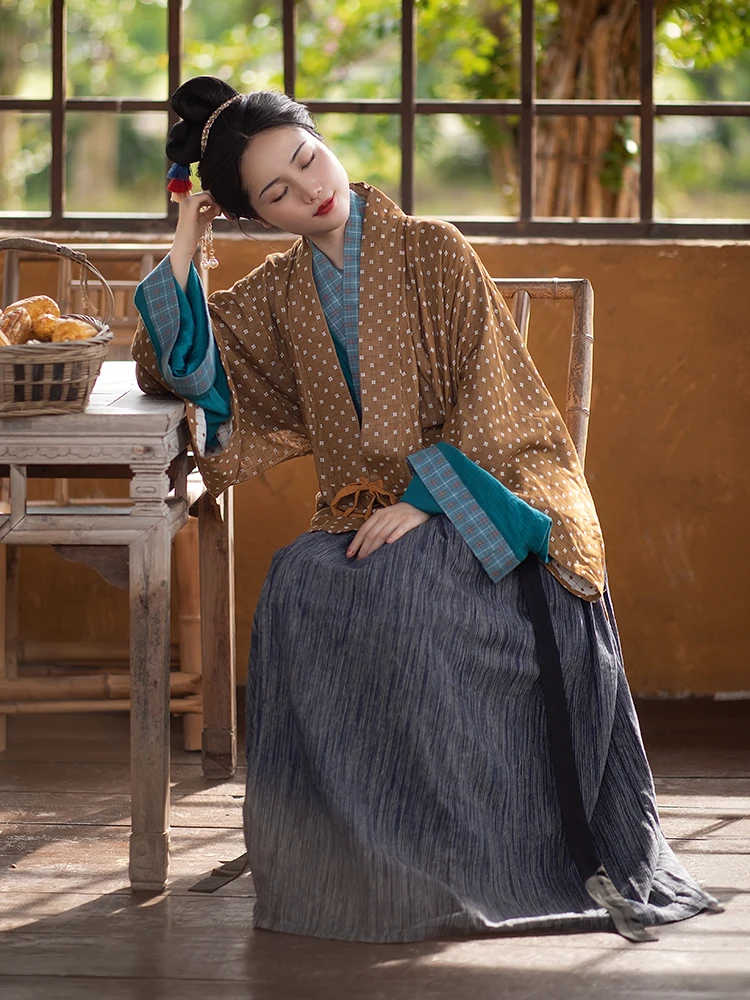 

Оригинальное ханьфу от Dinglan Song: широкая юбка-восьмисегментная в стиле Цзинь, для повседневной носки, из полиэфирного волокна, женская, традиционная.