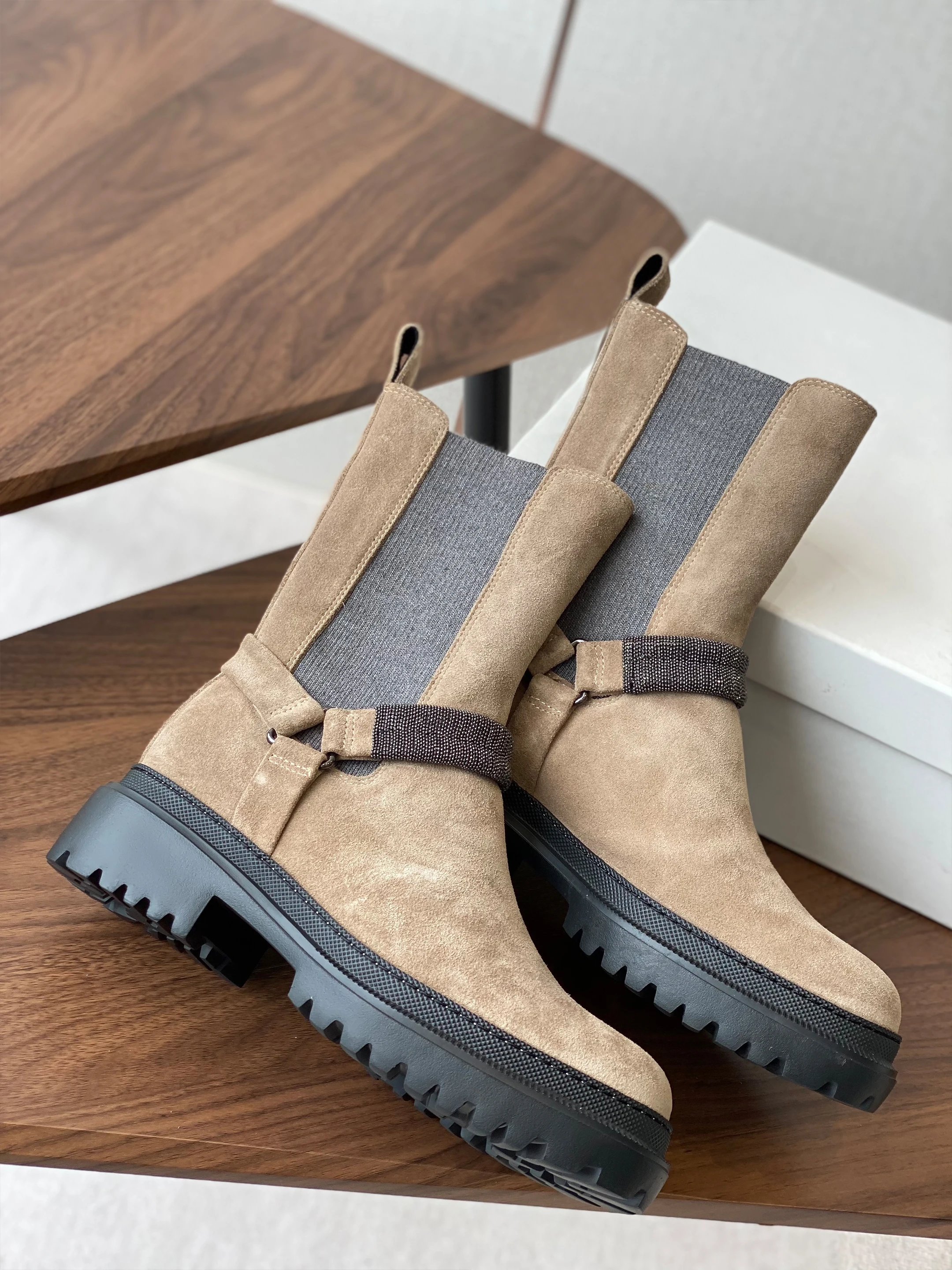 أحذية فاخرة عصرية لخريف وشتاء 2025 نمط جديد مريح راقي فريد من نوعه أنيق وعصري مريح #5