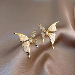 Huitan Romantic Gold Color Butterfly Stud Earrings for Women Shiny CZ Exquisite Female Earrings Cocktail Party Fashion Jewelry