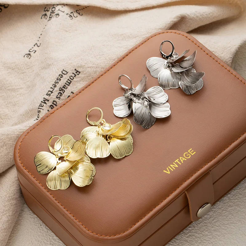 Изысканный нишевый дизайн, серьги с бахромой в европейском стиле, минималистичные серьги-гвоздики, модные аксессуары для ушей