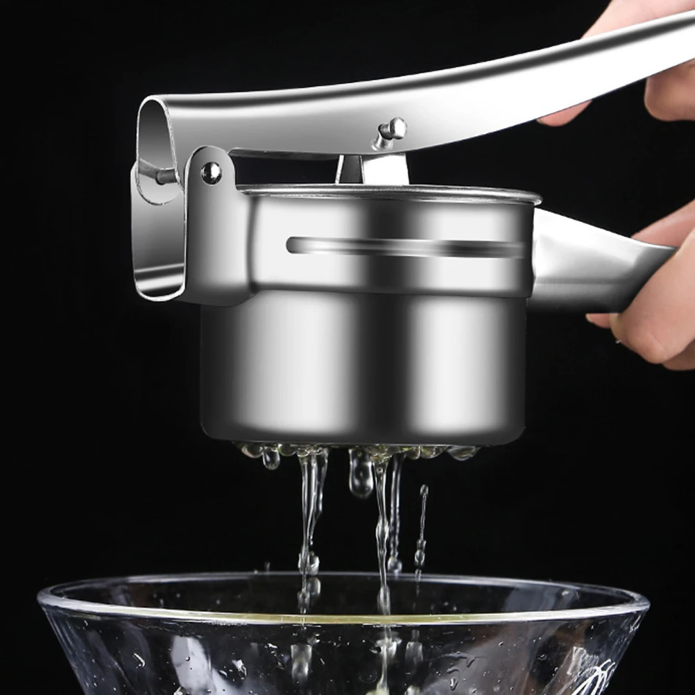 

Stainless Steel Potato Press Masher Manual Mincer Kitchen Tool Ricer for Potatoes Mashing Easy Cleaning Fine Craftsmanship