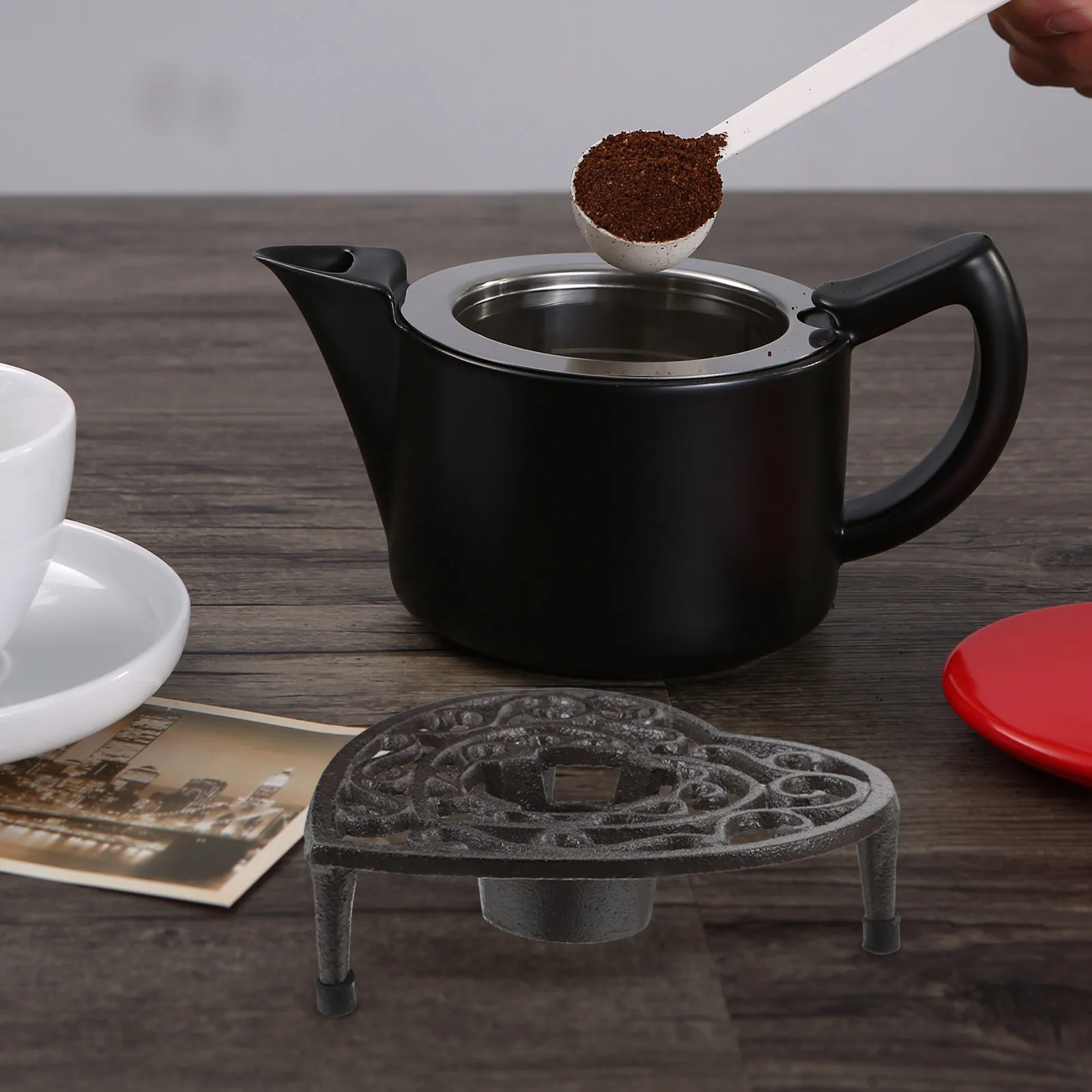 Elegant Cast Iron Teapot Warmer Tripod Heat Diffuser for Tea Coffee Kettle Rustic Vintage Style Decorative Holder Kitchen