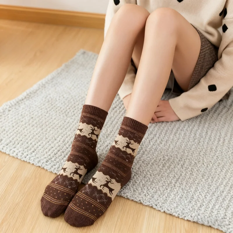 

5 пар женских мягких уютных носков с принтом оленей, теплые толстые рождественские носки до середины икры, рождественский праздничный дизайн с изображением оленей и животных