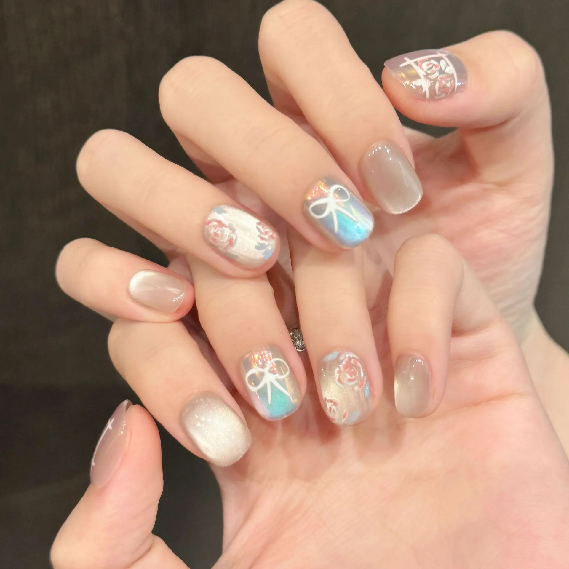 10pcs Fantasy Short Round Fake Nail Hand-painted Rose Bowknot Aurora Pink Blue Press On Nails Shiny Cat Eye Handmade False Nails