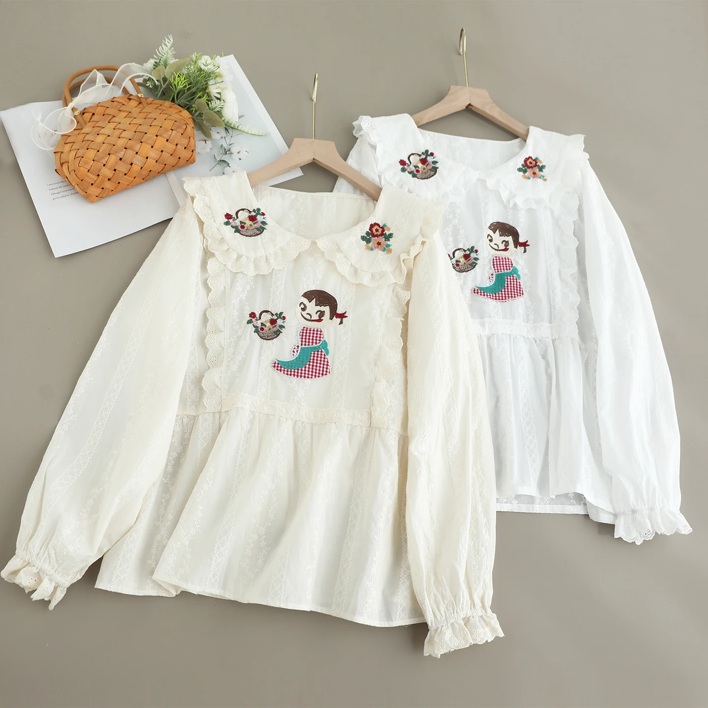 

Японские милые хлопковые рубашки с кружевной мультяшной вышивкой для девочек Mori, женские осенние милые повседневные блузки с воротником Питера Пэна и длинными рукавами, топы