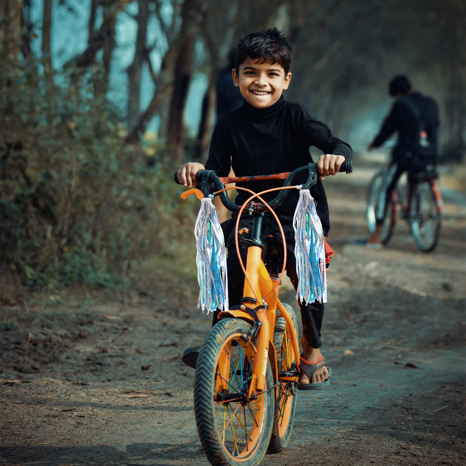 4Pcs Kids Tassel Ribbon Handlebar Streamers PVC Plastic Suitable Most Bicycles Tricycles 2wheelers Easy Attach Green Silver