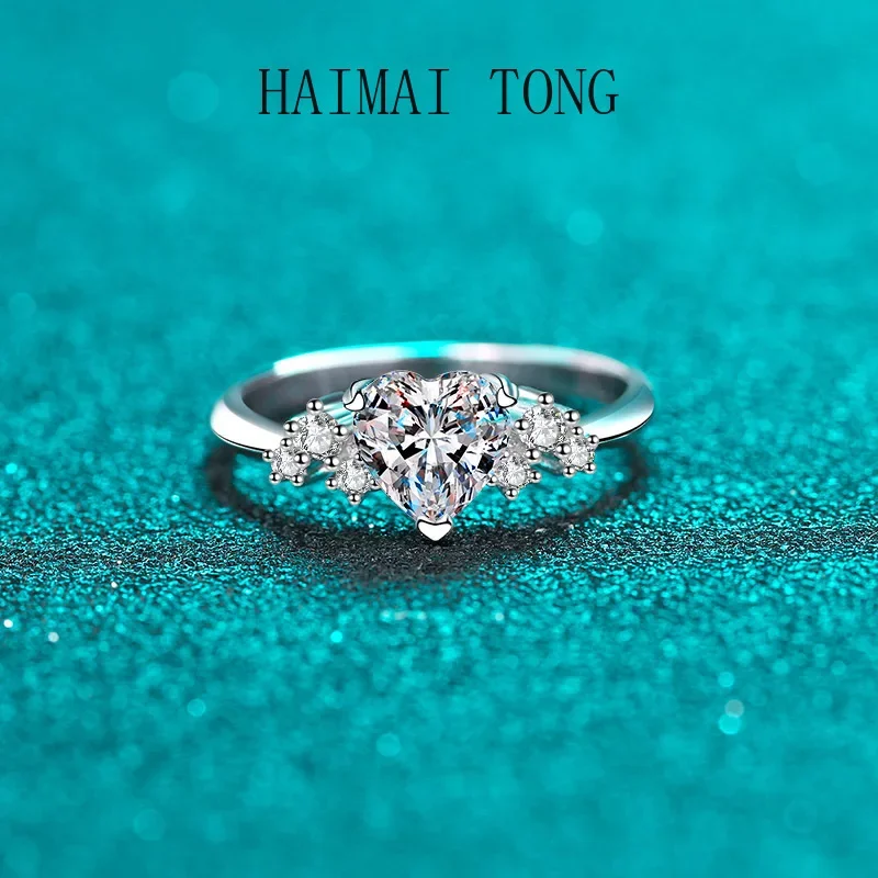

HAIMAITONG A platinum ring set with heart-shaped moissanite stones and designed for women, featuring pt950 platinum.