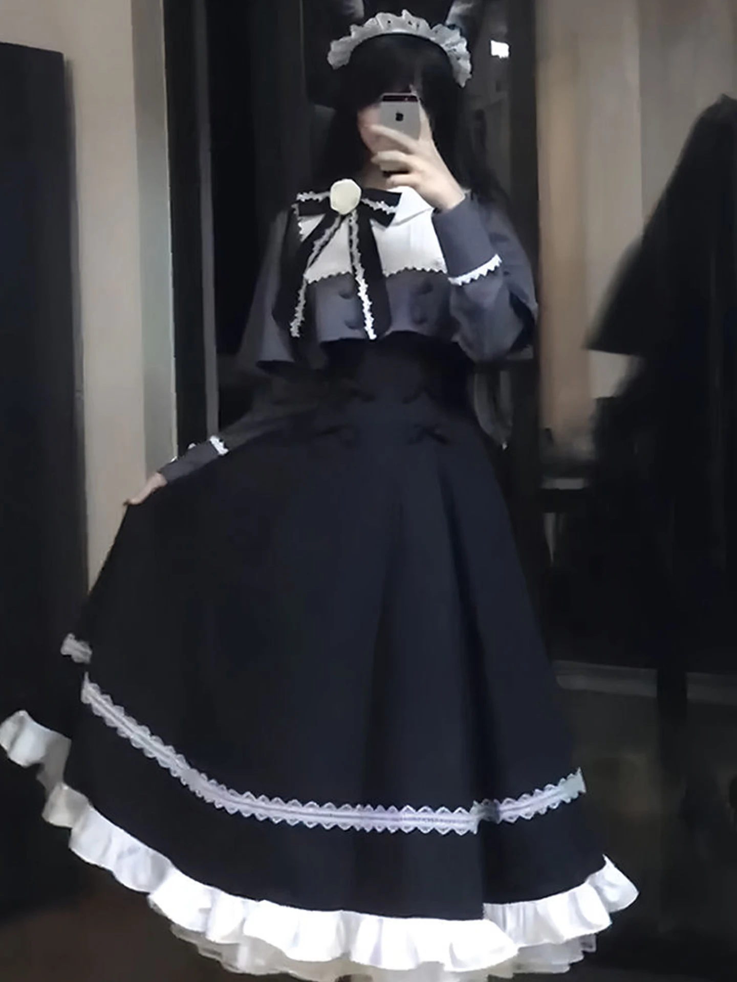 2025 Autunno Nuovo Pendolarismo Quotidiano Abito di media lunghezza + Cappotto con mantello Bowknot Lolita Halloween Set di due pezzi Abiti da donna