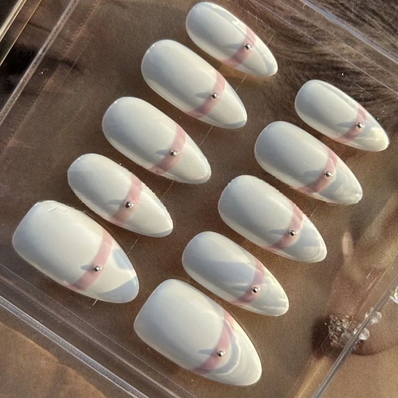 10pcs Simple Almond Handmade False Nails Tips Sweet Solid Color Design White Fake Nail Art Wearable Spicy Girls Press on Nails
