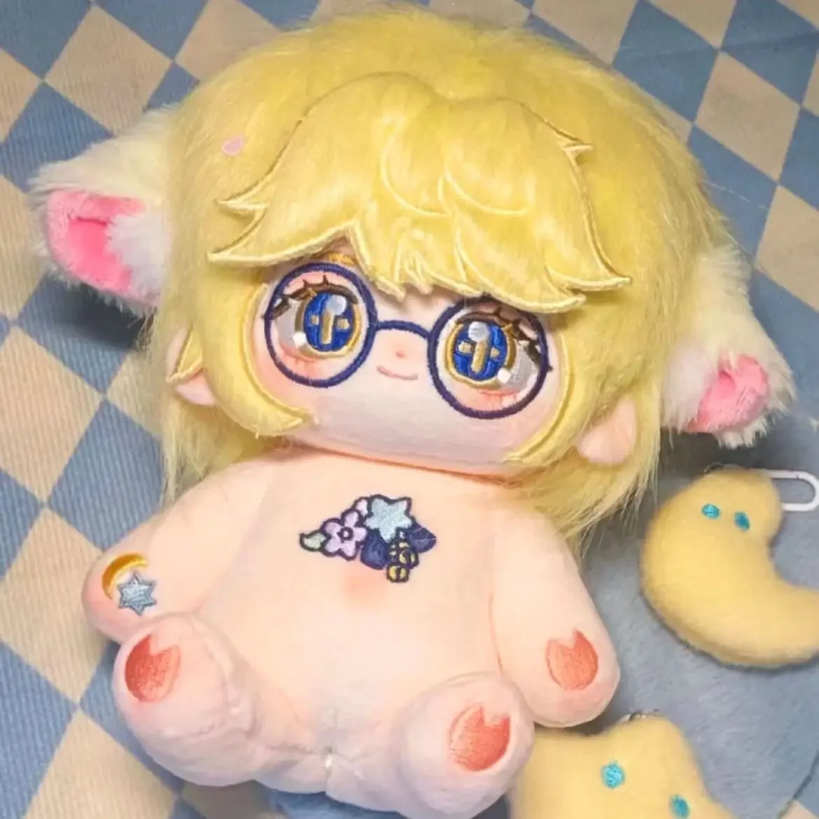 Peluche de Cosplay d'identité V Helena Adams, 20cm, avec poupées squelette, jouets pour Collection de fans, cadeaux d'anniversaire en peluche