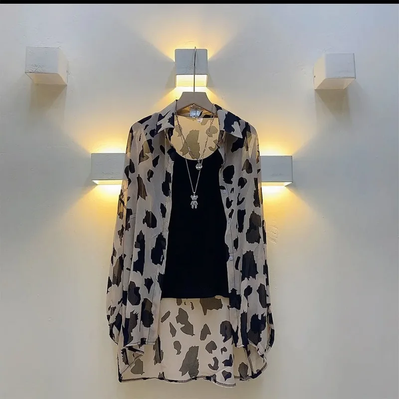 Cárdigan de manga larga con estampado de leopardo para mujer, camisa informal holgada con solapa y botonadura única, protección solar, tendencia de