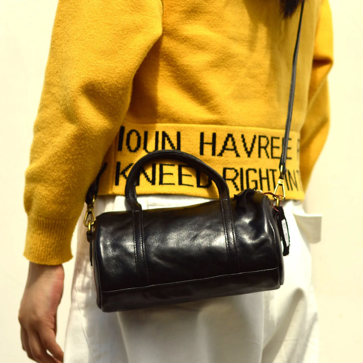 vintage-tanned-leather-cylinder-crossbody-bag-commuter-versatile-handbag-soft-alloy-zipper-pure-color-leather-handbag