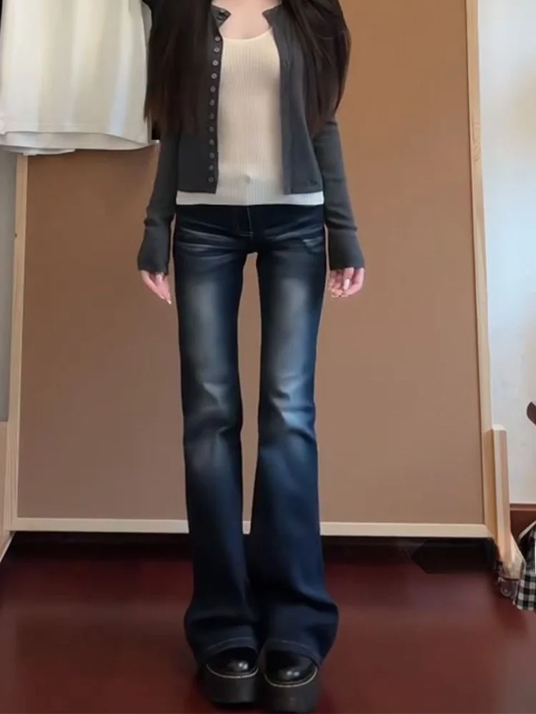 Jeans de pierna recta estilo americano para mujer, talla grande, lavado oscuro, desgastados, estilo nuevo de verano, pantalones acampanados que estilizan, casuales de tiro alto.