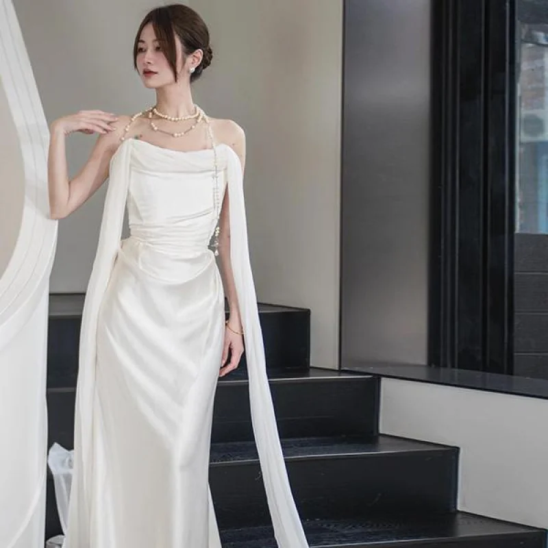 فستان زفاف خفيف على الطراز الفرنسي2025New زفاف بسيط عالي الجودة حمالة صدر بيضاء من الساتان طرحة زفاف فستان الملكة الأم