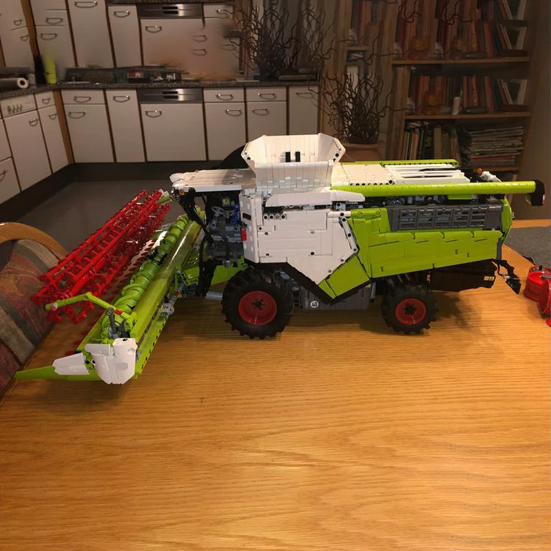 MEW 8900 Combine Harvester model buiding kit block self-locking bricks toys birthday Christmas gift