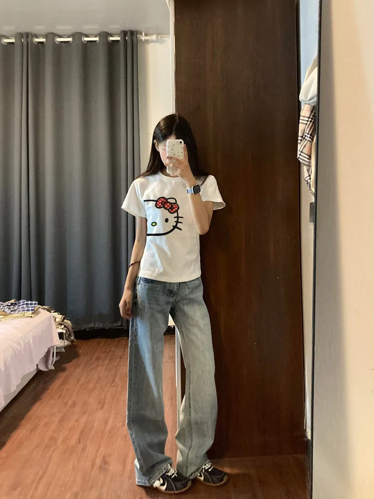 

Hello, Katie T-shirt for parents and children. Comfortable to wear and of high quality.