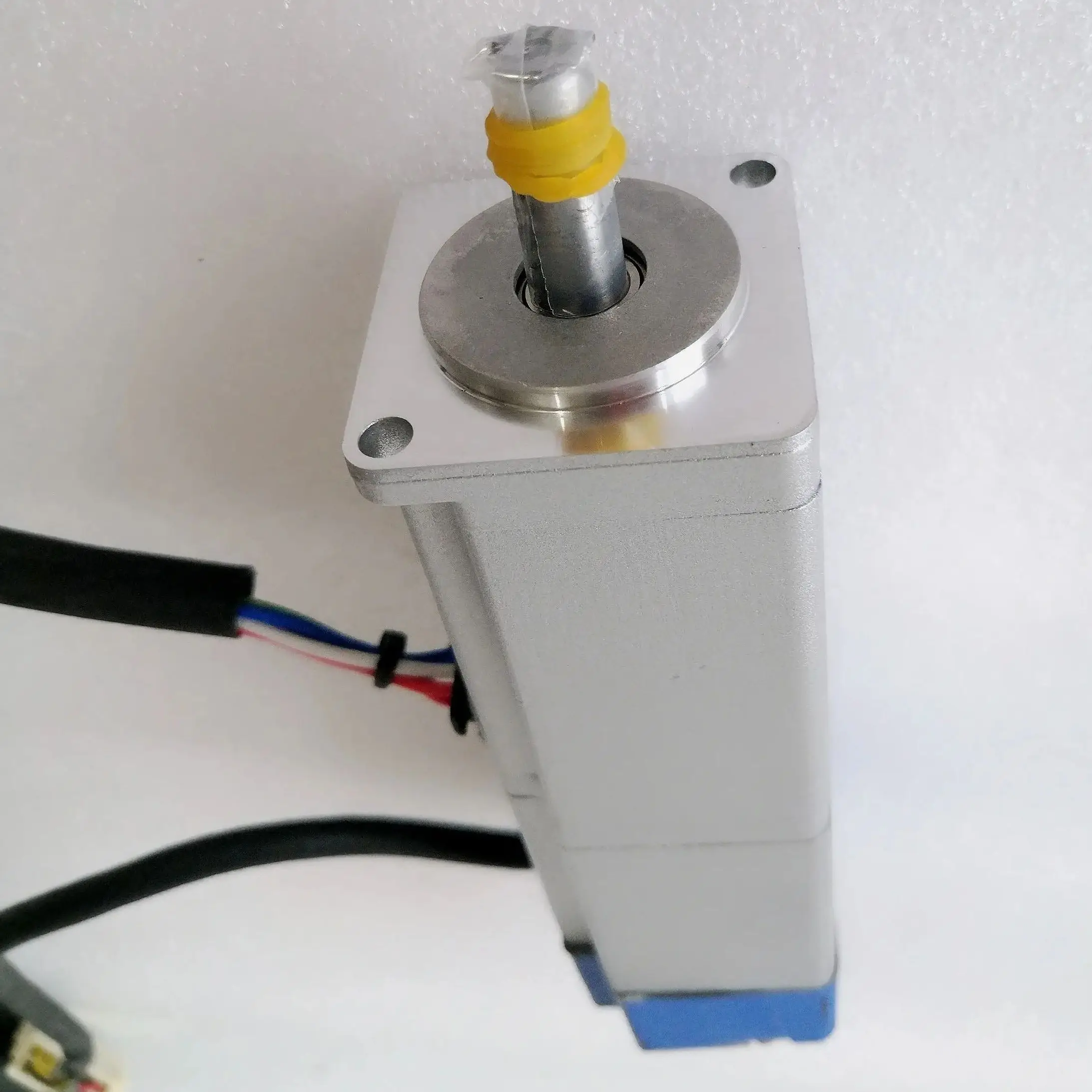 

SJME-01AMB4C Brand New Servo Motor，In Stock，Fast shipping，SJME 01AMB4C