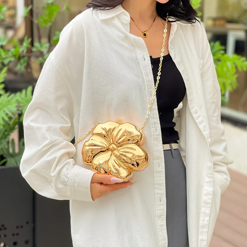 Flower Shape Handbag Women's Evening Clutch Gold Chain Bag Elegant Shoulder Bag Chic Silver Coin Wallet 2024 Trend Luxury Design