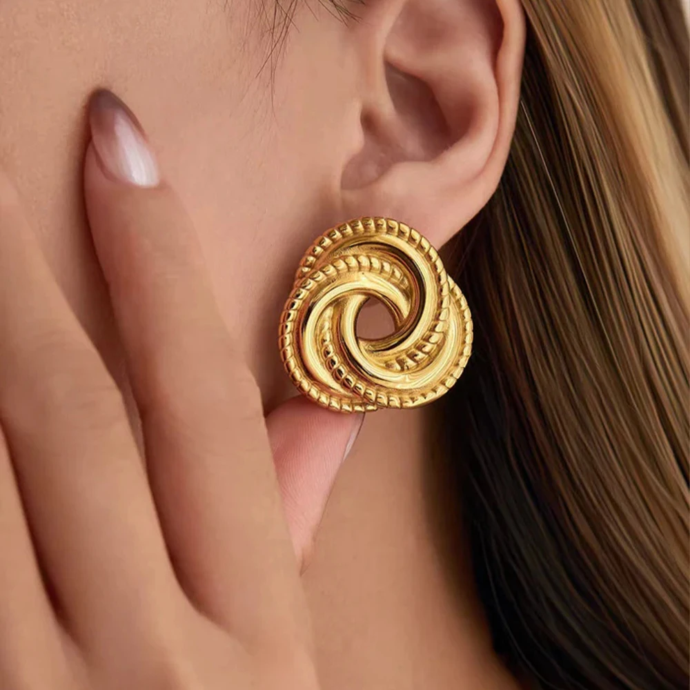 Stainless Steel Metal Texture Winding Triangle Hollow Stud Earring for Women 18K Gold Color Fashion Waterproof Jewelry Gifts