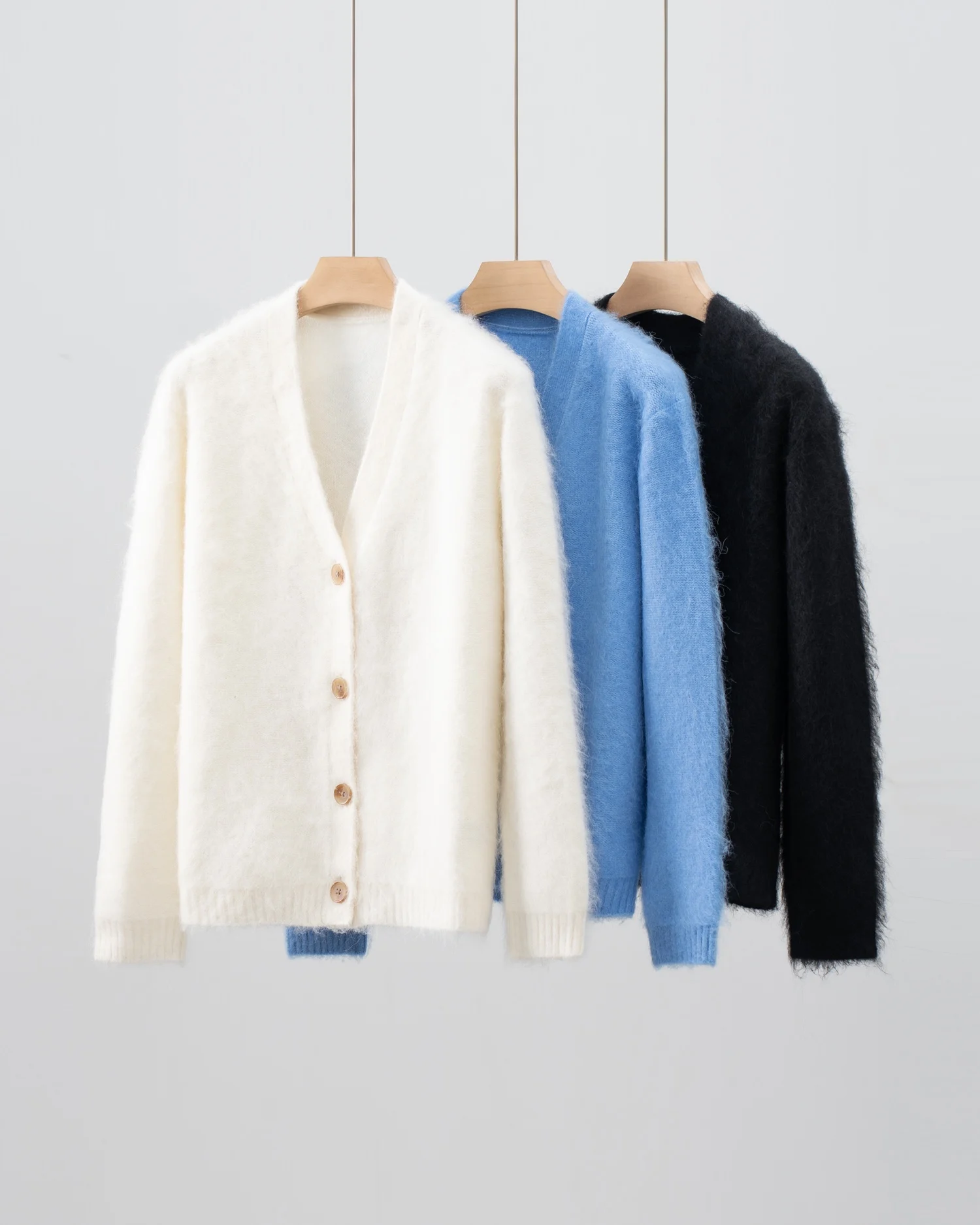 2025 Spring Women 3 Colors Sweater Coat Alpaca Blends V-neck Single Breasted Simple Long Sleeve Lady Knit Cardigan