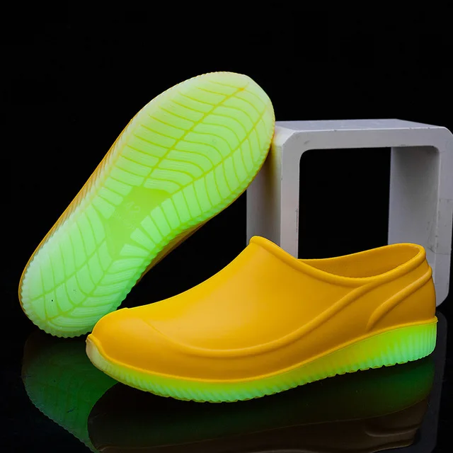 Fashionable Men's Summer Low Cut Breathable Slip-On Rain Boots Flat Bottom Soft Sole Kitchen Work Lightweight EVA Footbed
