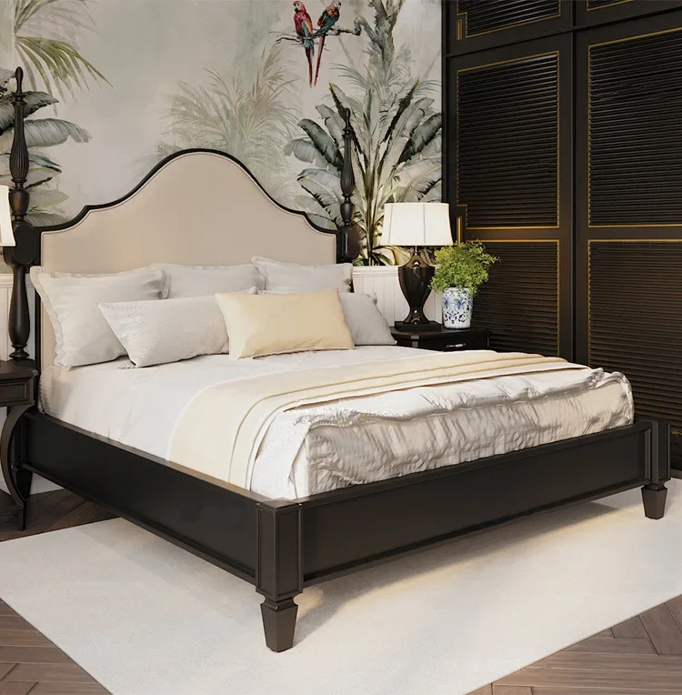 سرير من الخشب الصلب في الريف الأمريكي، فيلا عصرية وحديثة بجانب السرير، سرير فرنسي بجانب السرير، مصنع راقي