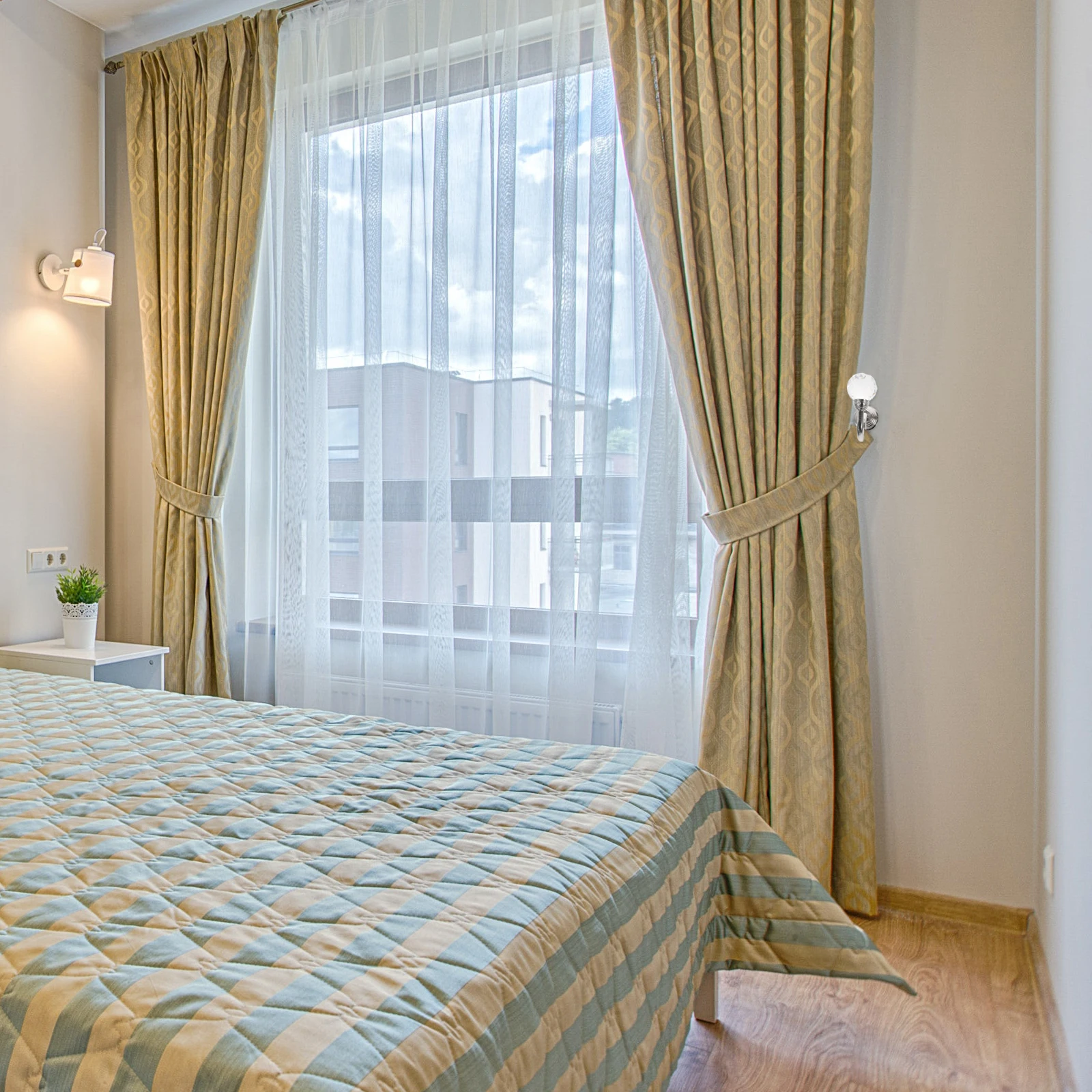 

2 Pieces Crystal Hooks Silver Color Heavy Duty Wall Mounted Holdbacks for Curtains Tassel Coat Hanger Base Easy Install