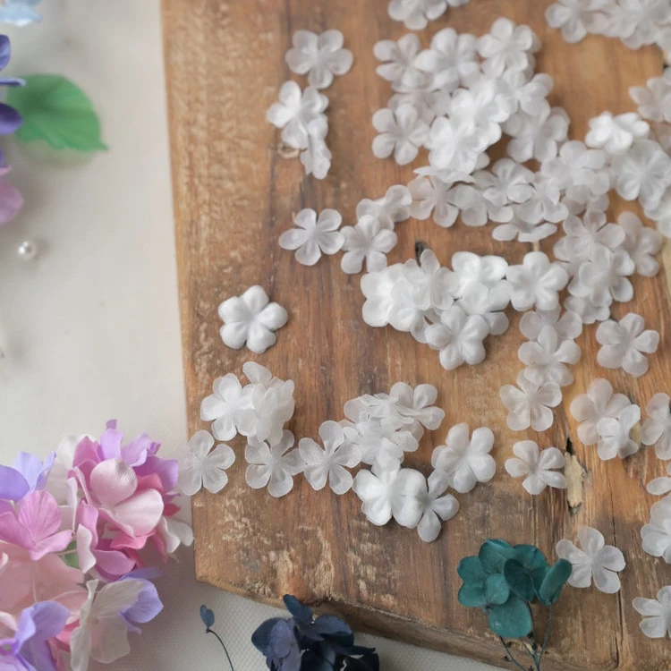 

100PCS/Pack .1.5CM Organza Petals DIY 3D Flower. Handmade Decorative Flower Pieces Wedding Dress Veil Accessories RS24508