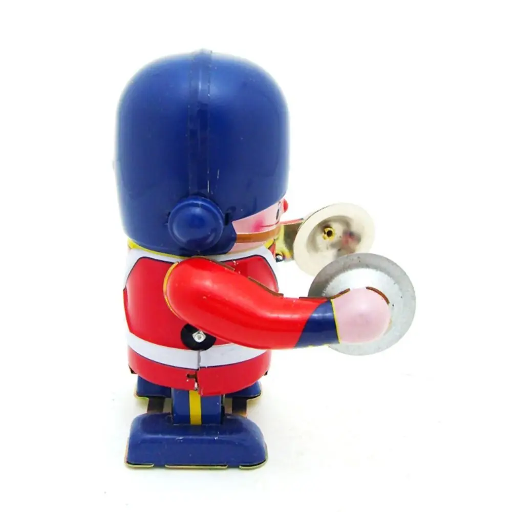 Robot bębniący Nakręcany chodzący robot Żelazne metalowe figurki do zabawy Zegarkowa zabawka do chodzenia w stylu retro Zabawna zabawa