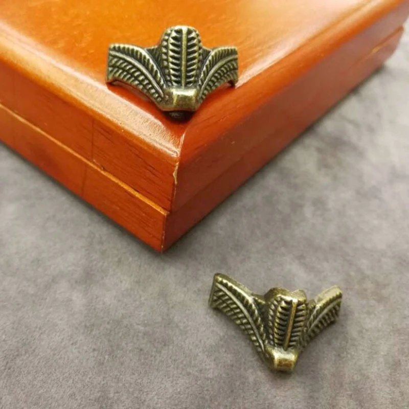 8Pcs L-37 Antique Bronze Embossed Decorative Feet Leg Corner Protector for Jewelry Wood Box Chest Case Furniture Hardware With S
