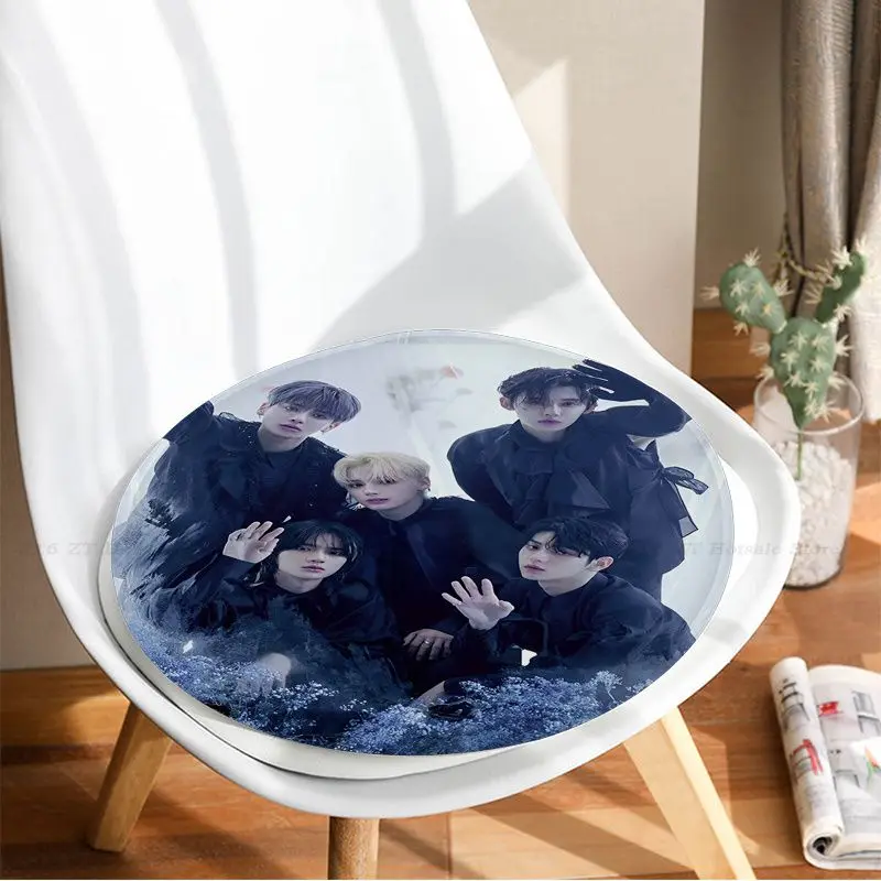 KPOP Korean Boys TXT Fight Or Escape FIGHT OR ESCAPE Sofa Mat Dining Room Chair Cushions Unisex Fashion Anti-slip Chair Cushions