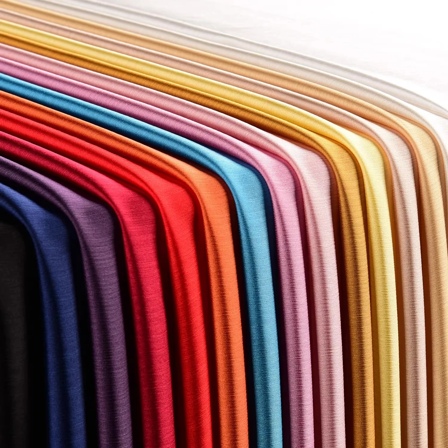 

Solid Color Glossy Satin Smooth Crepe Fabric, Stoff Tessuto Spring and Summer Thin Pleated Chiffon Haute Couture Dress Fabric