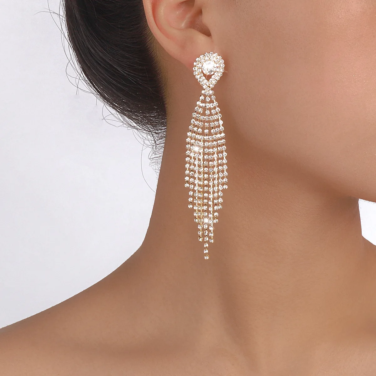 

European and American ornament high-key dignified tassel rhinestone earrings drop-shaped cold style earrings