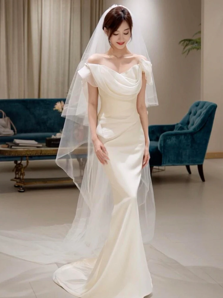 

Элегантное свадебное платье на одно плечо, длиной в пол, с шлейфом, фасон «русалка», для невесты, для отеля, для помещений, весенняя новинка, из мягкого атласа