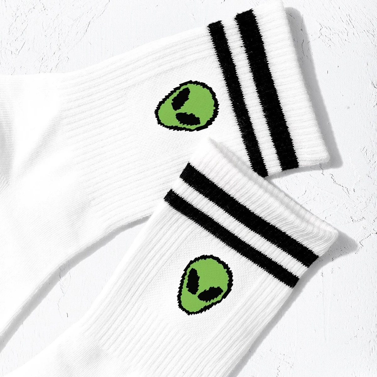 3/5/10 Pairs Men\'s Crew Socks, Alien Design, Unique, Funny, Halloween Day, Moisture-Wicking, Gift Recommendation