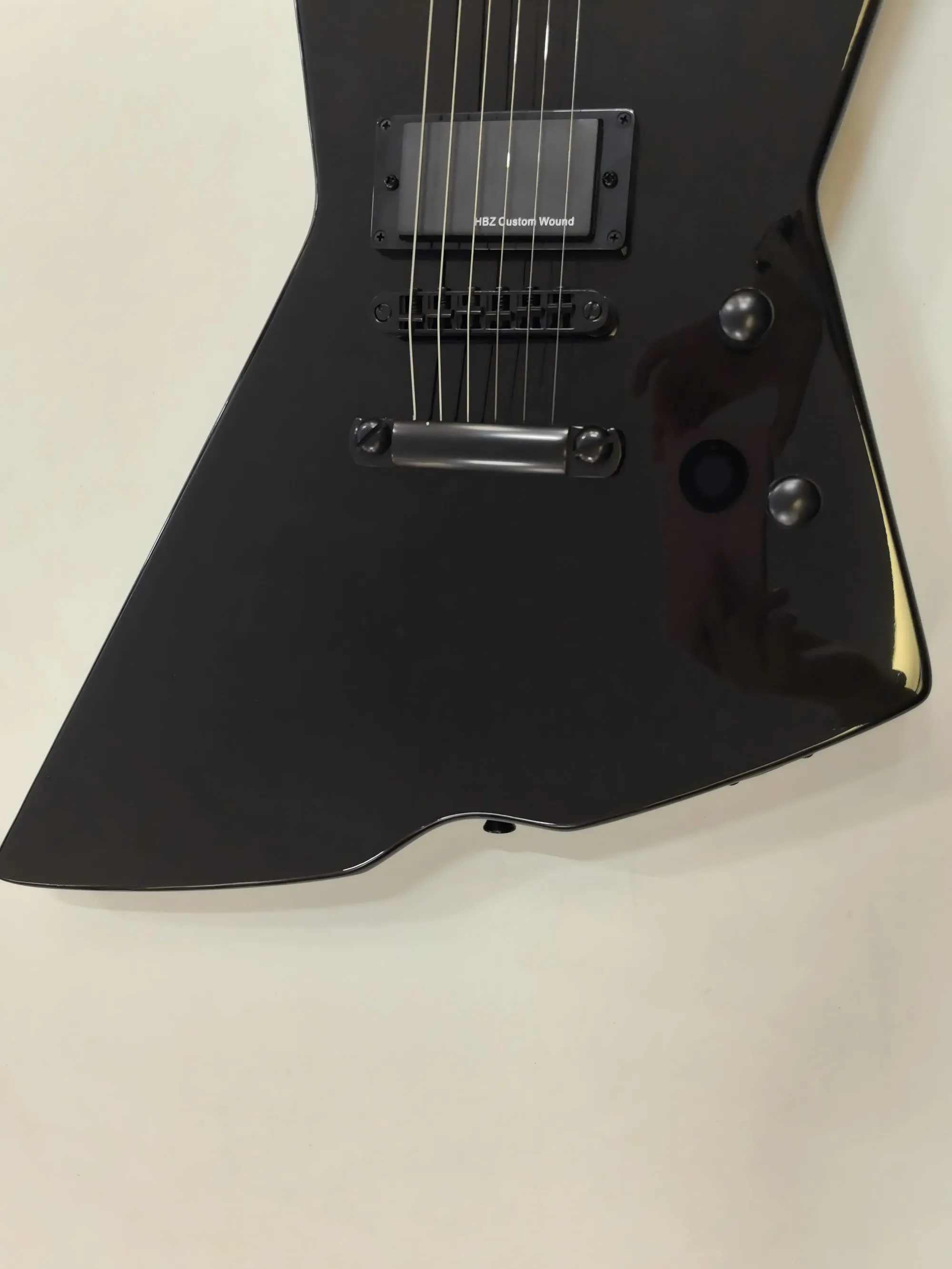 Factory direct, in stock, black okoume 6 string electric guitar, can be customized, order will be shipped.