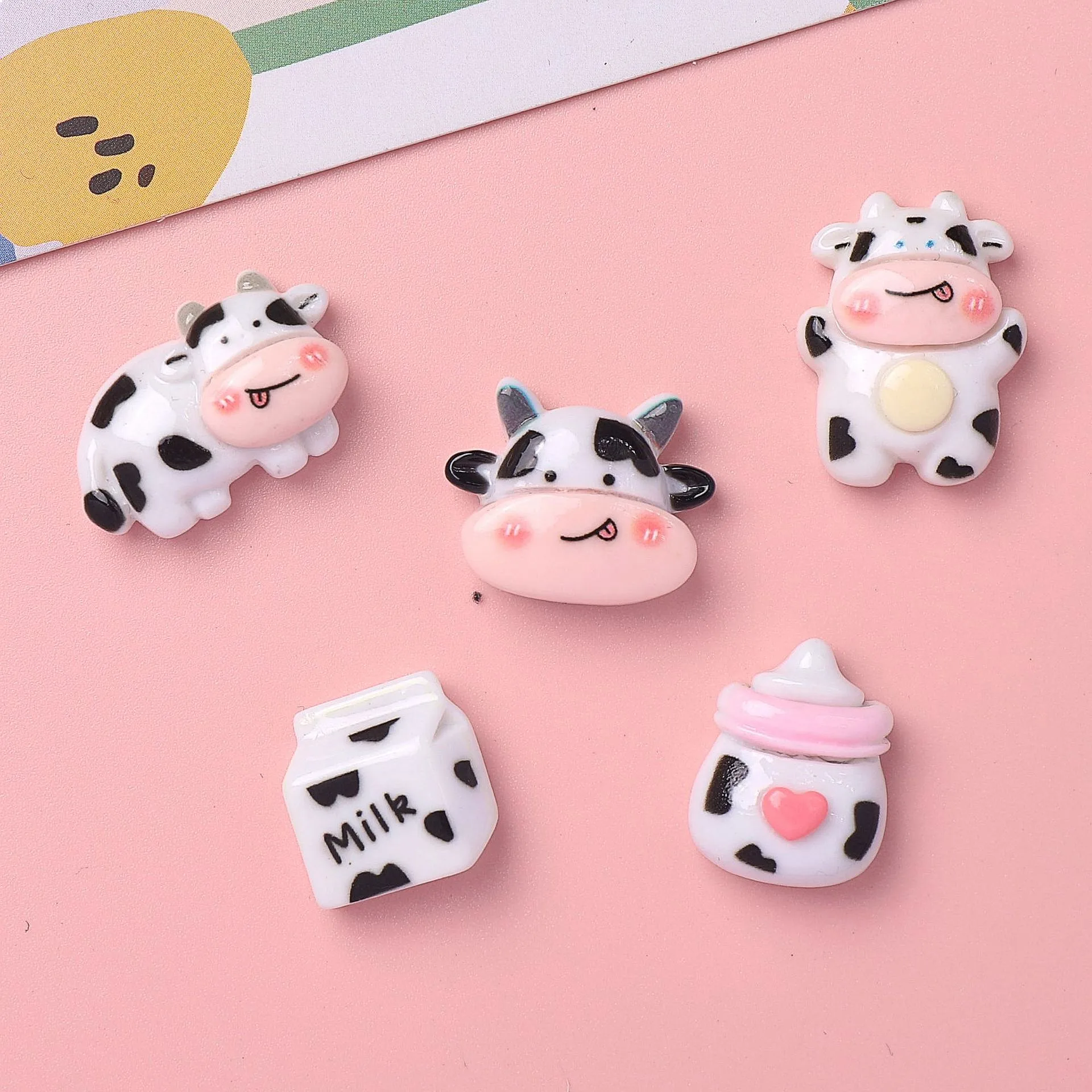 100pcs Cute Cartoon Mini Cow Flatback Miniatures DIY Accessories Craft for Scrapbook Phone Case Refrigerator Decor