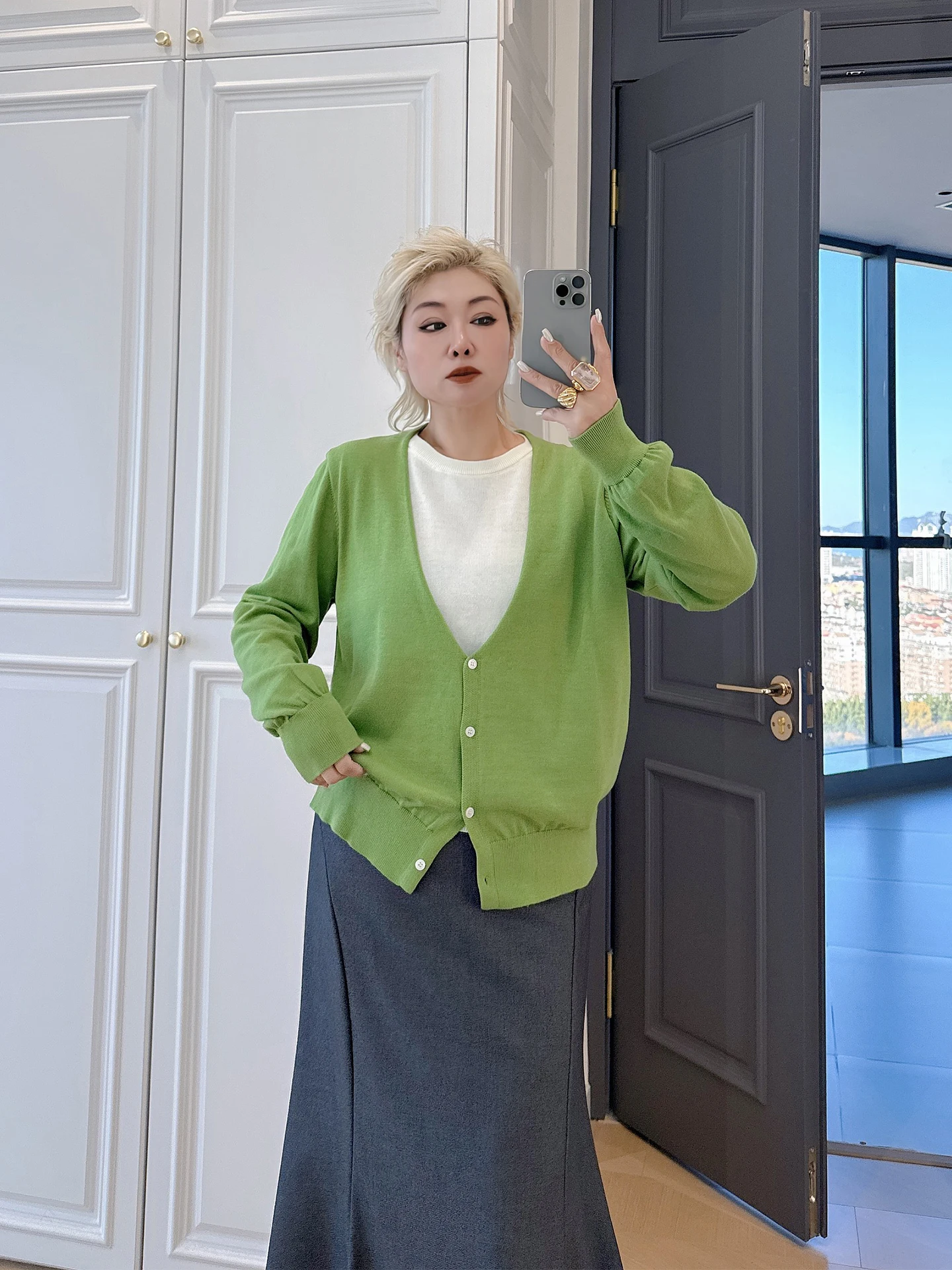 

Трикотаж для поездок на работу, женский простой свободный трикотаж больших размеров 200, толстый мм, универсальный верх, многослойный вид, повседневная одежда, зимняя одежда...