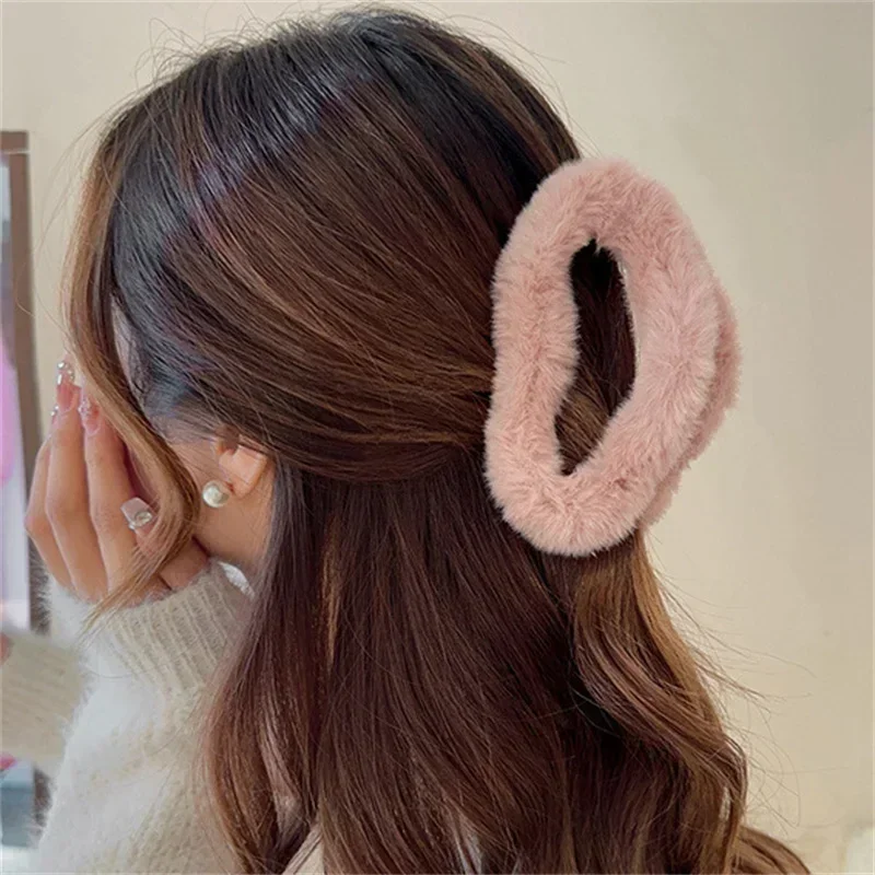 Large Solid Color Plush Cloud Hair Clips Women Korean Fashion Simple Hairpin Elegant Girls Shark Clip Hair Accessories